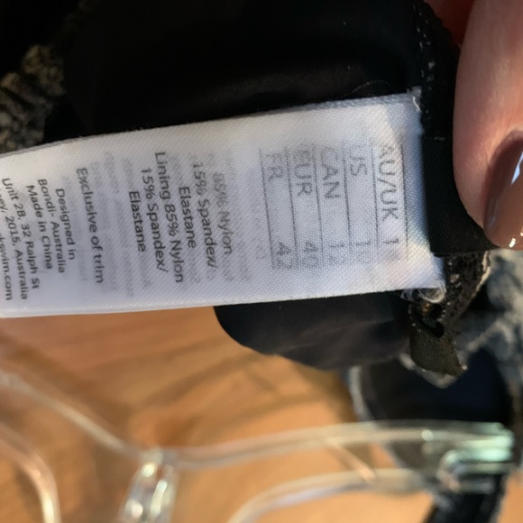 Ladies size 10 nip tuck swimsuit - Picture 4 of 4